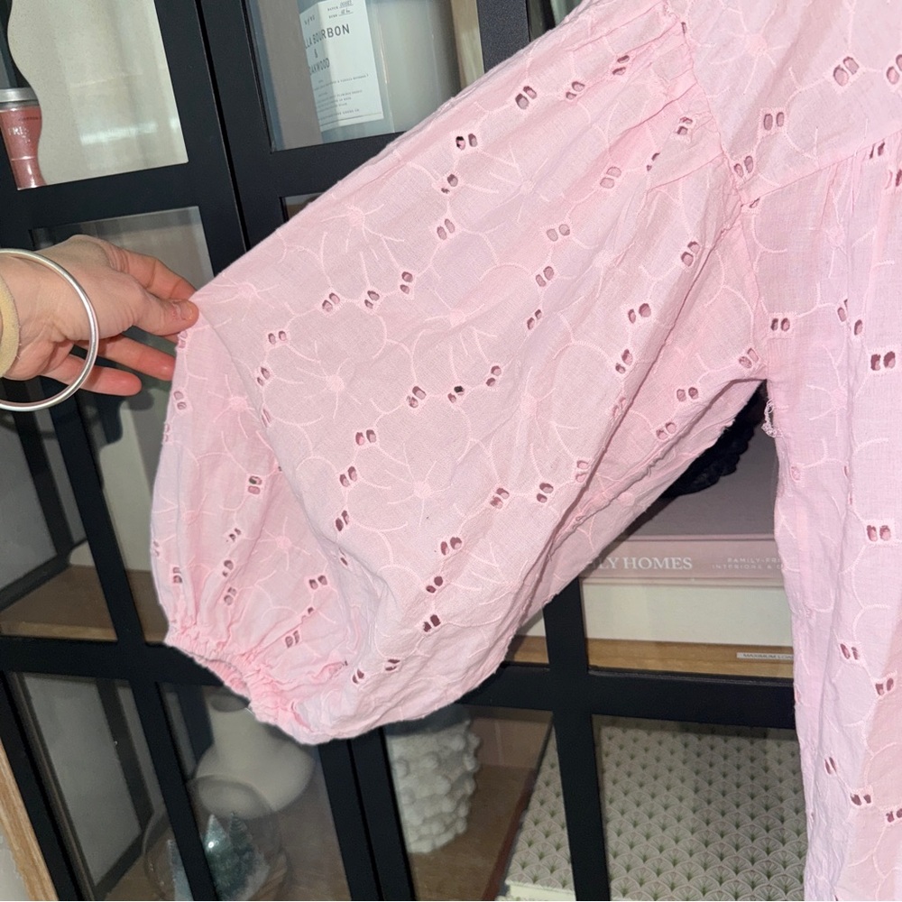BUCKETLIST Eyelet blouse long sleeve balloon top bubblegum pink embroidered - Picture 5 of 9